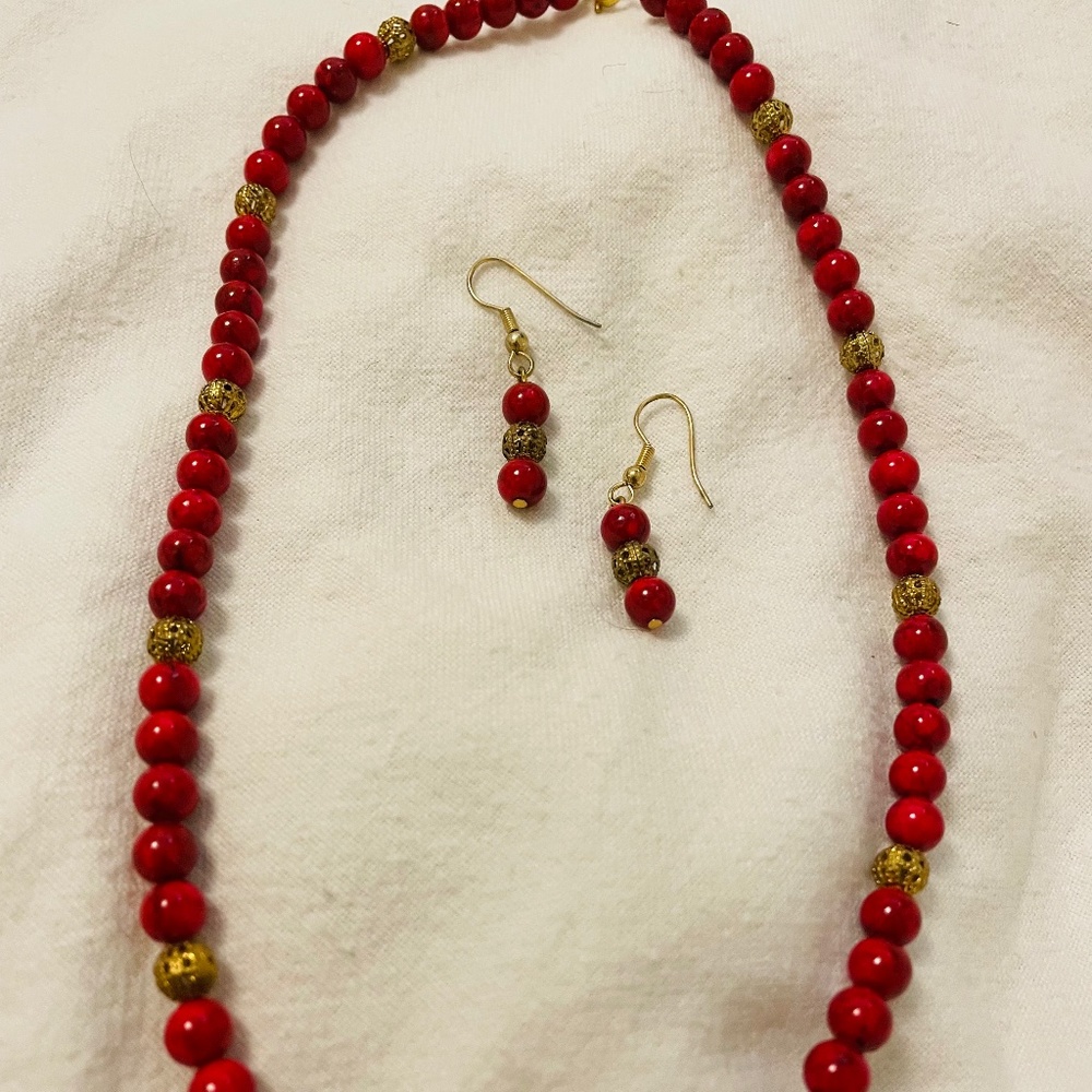 Beaded Necklace and Earring Set - Picture 3 of 6